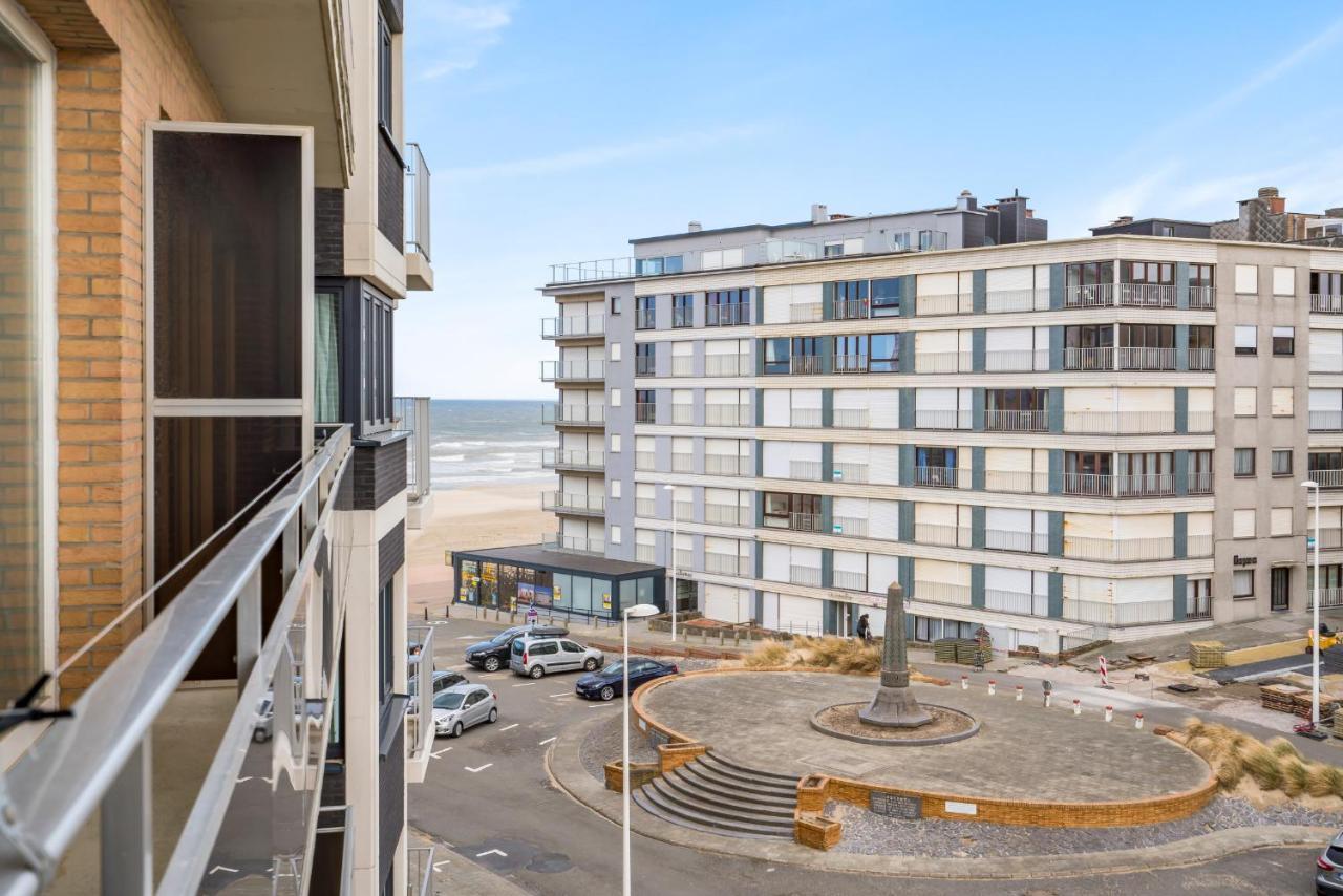 Luxurious And Unique Design App Centre Koksijde Apartment Екстериор снимка